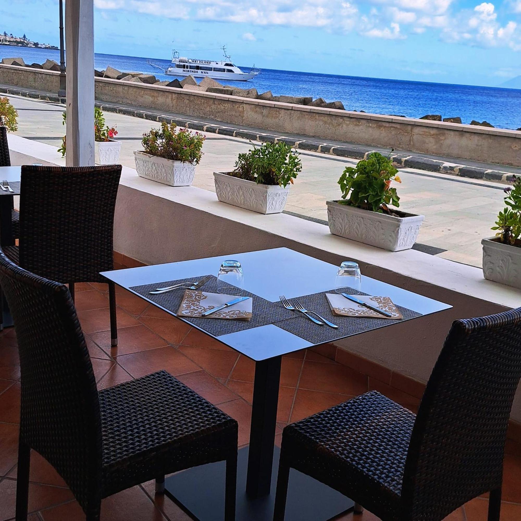 Hotel Il Delfino Santa Marina Salina Exterior foto